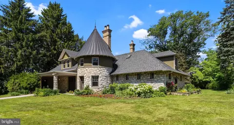 Exterior - 212 Plush Mill Rd, Wallingford, PA 19086 photo 4 of 19