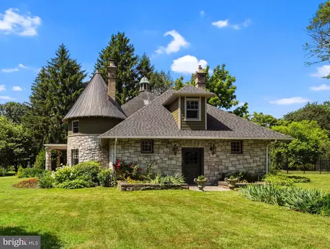 Exterior - 212 Plush Mill Rd, Wallingford, PA 19086 photo 10 of 19