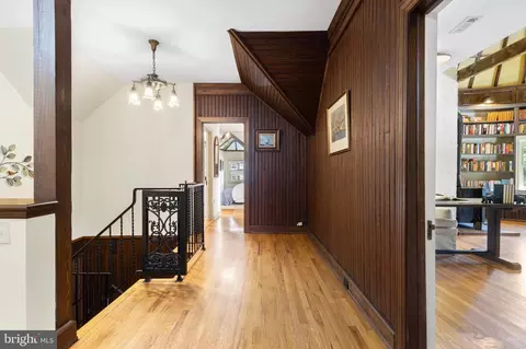 Entry Way - 212 Plush Mill Rd, Wallingford, PA 19086 photo 13 of 17