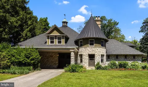 Exterior - 212 Plush Mill Rd, Wallingford, PA 19086 photo 3 of 19