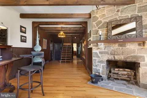 Entry Way - 212 Plush Mill Rd, Wallingford, PA 19086 photo 2 of 17