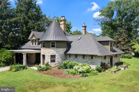 Exterior - 212 Plush Mill Rd, Wallingford, PA 19086 photo 14 of 19