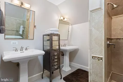 Bath - 212 Plush Mill Rd, Wallingford, PA 19086 photo 6 of 6