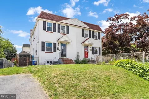 209 Crum Creek Dr, Woodlyn, PA 19094