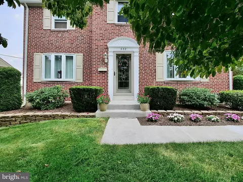 688 N Bishop Ave, Springfield, PA 19064