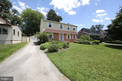 633 Cedar Ln, Morton, PA 19070