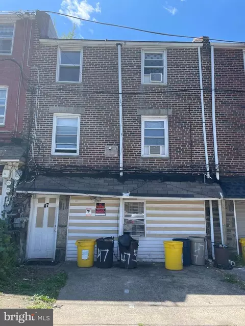 47 Marian Ct, Millbourne, PA 19082 photo 4