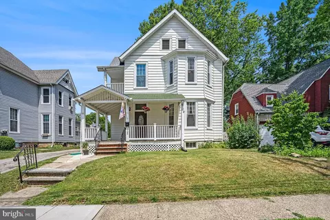725 13th Ave, Prospect Park, PA 19076