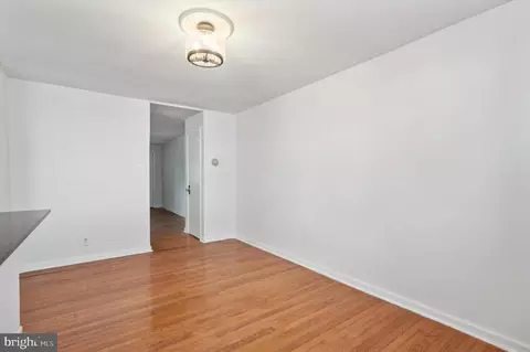 Living - 146 Richfield Rd, Upper Darby, PA 19082 photo 3 of 7