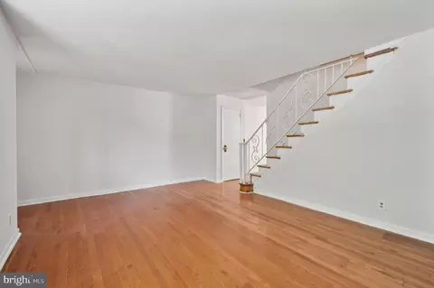Living - 146 Richfield Rd, Upper Darby, PA 19082 photo 7 of 7