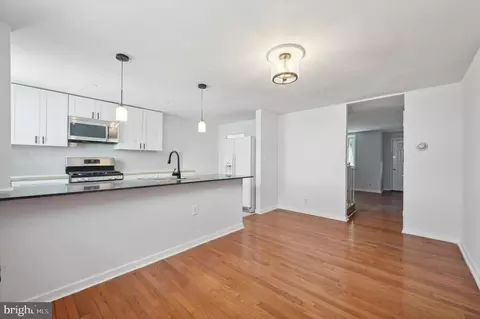 Entry Way - 146 Richfield Rd, Upper Darby, PA 19082 photo 3 of 3