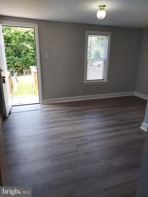 Living - 4506 Post Rd, Marcus Hook, PA 19061 photo 1 of 2