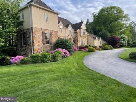 Exterior - 225 Ravenscliff Rd, Wayne, PA 19087 photo 14 of 16