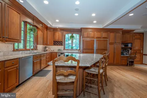 Kitchen - 225 Ravenscliff Rd, Wayne, PA 19087 photo 6 of 6