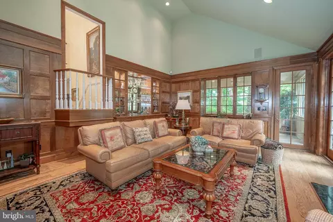 Living - 225 Ravenscliff Rd, Wayne, PA 19087 photo 3 of 4