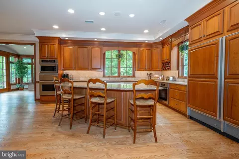 Kitchen - 225 Ravenscliff Rd, Wayne, PA 19087 photo 2 of 6