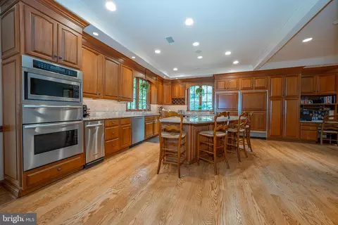 Kitchen - 225 Ravenscliff Rd, Wayne, PA 19087 photo 1 of 6