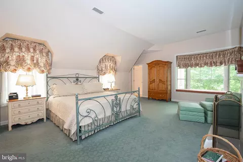 Bedroom - 225 Ravenscliff Rd, Wayne, PA 19087 photo 2 of 10