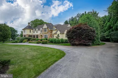 Exterior - 225 Ravenscliff Rd, Wayne, PA 19087 photo 16 of 16