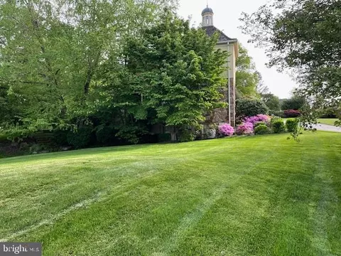 Exterior - 225 Ravenscliff Rd, Wayne, PA 19087 photo 13 of 16
