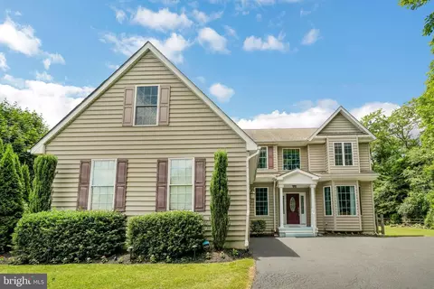 468 S New Middletown Rd, Media, PA 19063