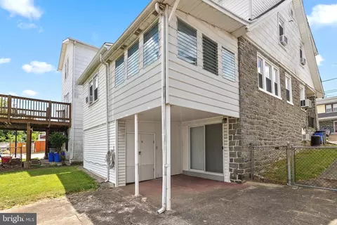 Exterior - 103 Kenmore Rd, Upper Darby, PA 19082 photo 4 of 4