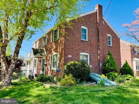 1617 Lynnewood Dr, Havertown, PA 19083