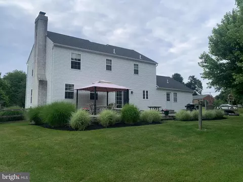 2004 Robert Burns Dr, Aston, PA 19014 photo 4
