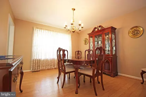 2004 Robert Burns Dr, Aston, PA 19014 photo 16