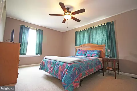 2004 Robert Burns Dr, Aston, PA 19014 photo 25