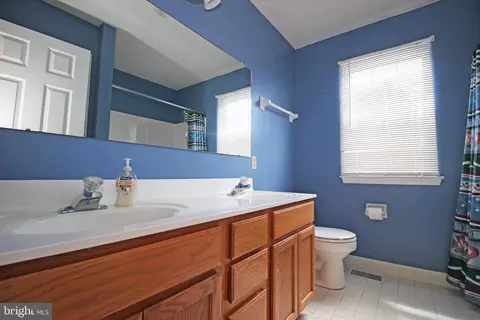 2004 Robert Burns Dr, Aston, PA 19014 photo 28