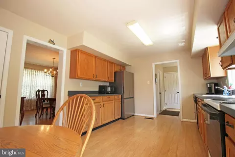 2004 Robert Burns Dr, Aston, PA 19014 photo 18