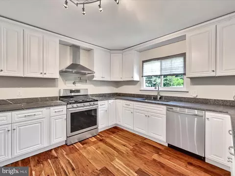 4036 Yorktown Dr, Ogden, PA 19061 photo 6