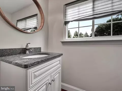 4036 Yorktown Dr, Ogden, PA 19061 photo 11