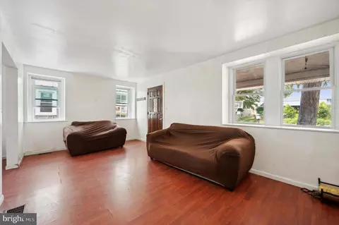 109 Kenmore Rd, Upper Darby, PA 19082 photo 5