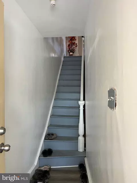 Entry Way - 98 Lamport Rd, Upper Darby, PA 19082 photo 1 of 2