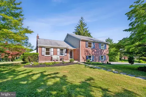 206 Grandview Rd, Media, PA 19063