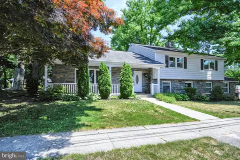 1020 Edwards Dr, Springfield, PA 19064