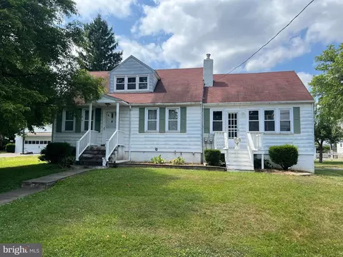 4425 Florida Ave, Newtown Square, PA 19073