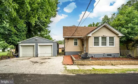 623 Greenhill Rd, Sharon Hill, PA 19079