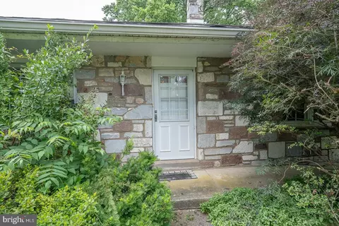 3671 Wyola Dr, Newtown Square, PA 19073