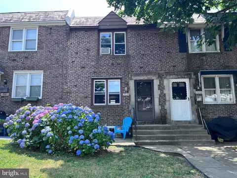 2230 S Harwood Ave, Upper Darby, PA 19082