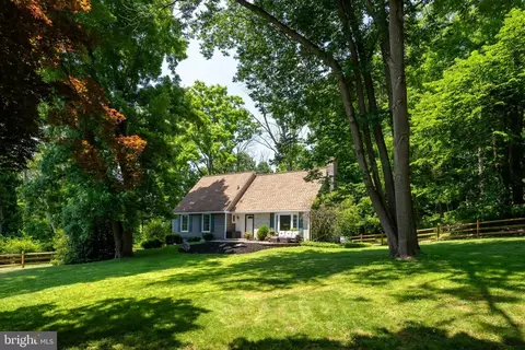 17 Mulberry Rd, Glen Mills, PA 19342