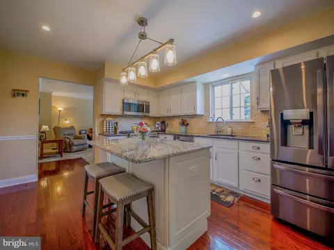 Kitchen - 4012 Washington Dr, Ogden, PA 19061 photo 2 of 4