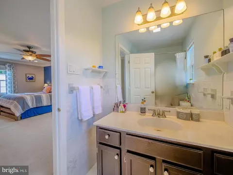 Bath - 4012 Washington Dr, Ogden, PA 19061 photo 5 of 6