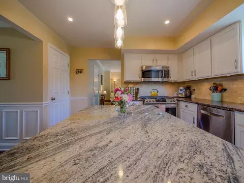 Kitchen - 4012 Washington Dr, Ogden, PA 19061 photo 4 of 4