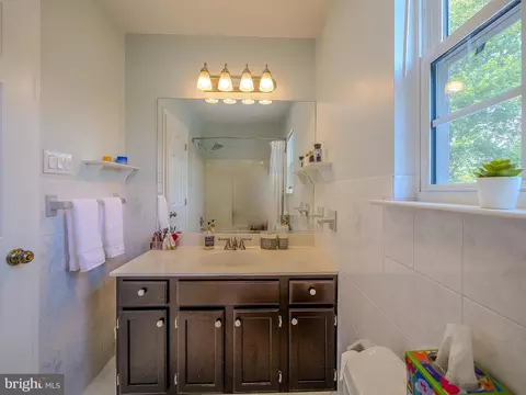 Bath - 4012 Washington Dr, Ogden, PA 19061 photo 4 of 6