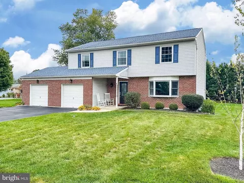 Exterior - 4012 Washington Dr, Ogden, PA 19061 photo 2 of 29
