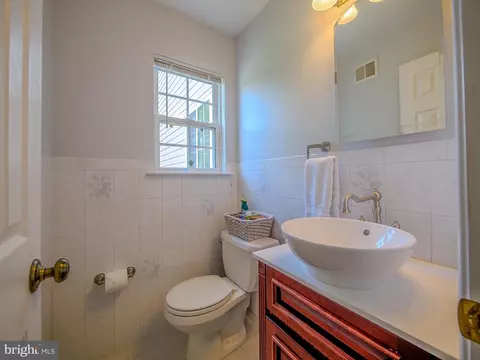 Bath - 4012 Washington Dr, Ogden, PA 19061 photo 1 of 6