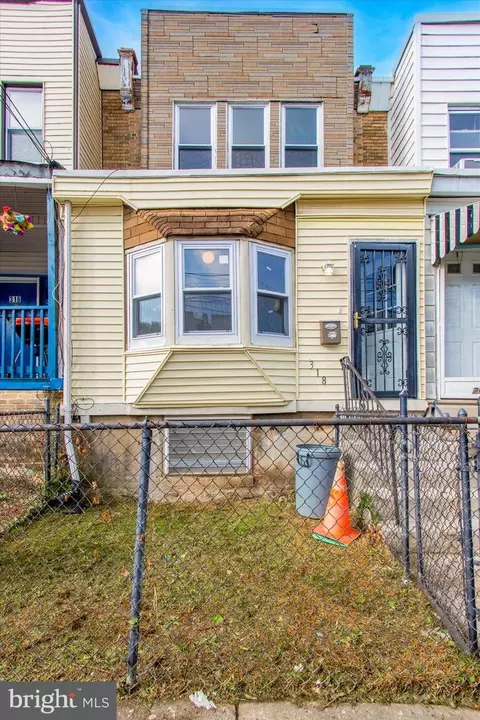318 Darby Ter, Darby, PA 19023